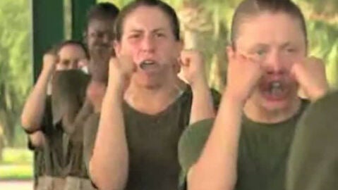 Las mujeres podr&aacute;n entrar en combate
