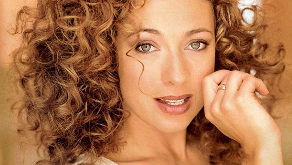 Alex Kingston