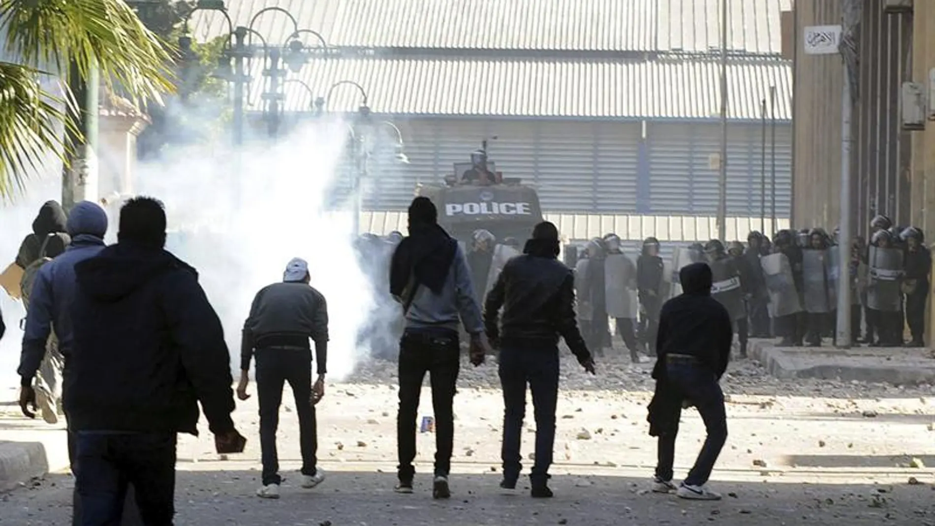 Enfrentamientos entre policía y manifestantes en Egipto Enfrentamientos entre policía y manifestantes en Egipto