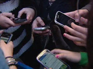 'Gossip' expulsa a más de 200 usuarios al día por el aumento de amenazas e insultos a alumnos y profesores 'Gossip' expulsa a más de 200 usuarios al día por el aumento de amenazas e insultos a alumnos y profesores