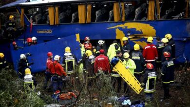Al menos once muertos y una treintena de heridos en un accidente de autobús en Portugal