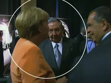 Merkel evita saludar a Raúl Castro Merkel evita saludar a Raúl Castro