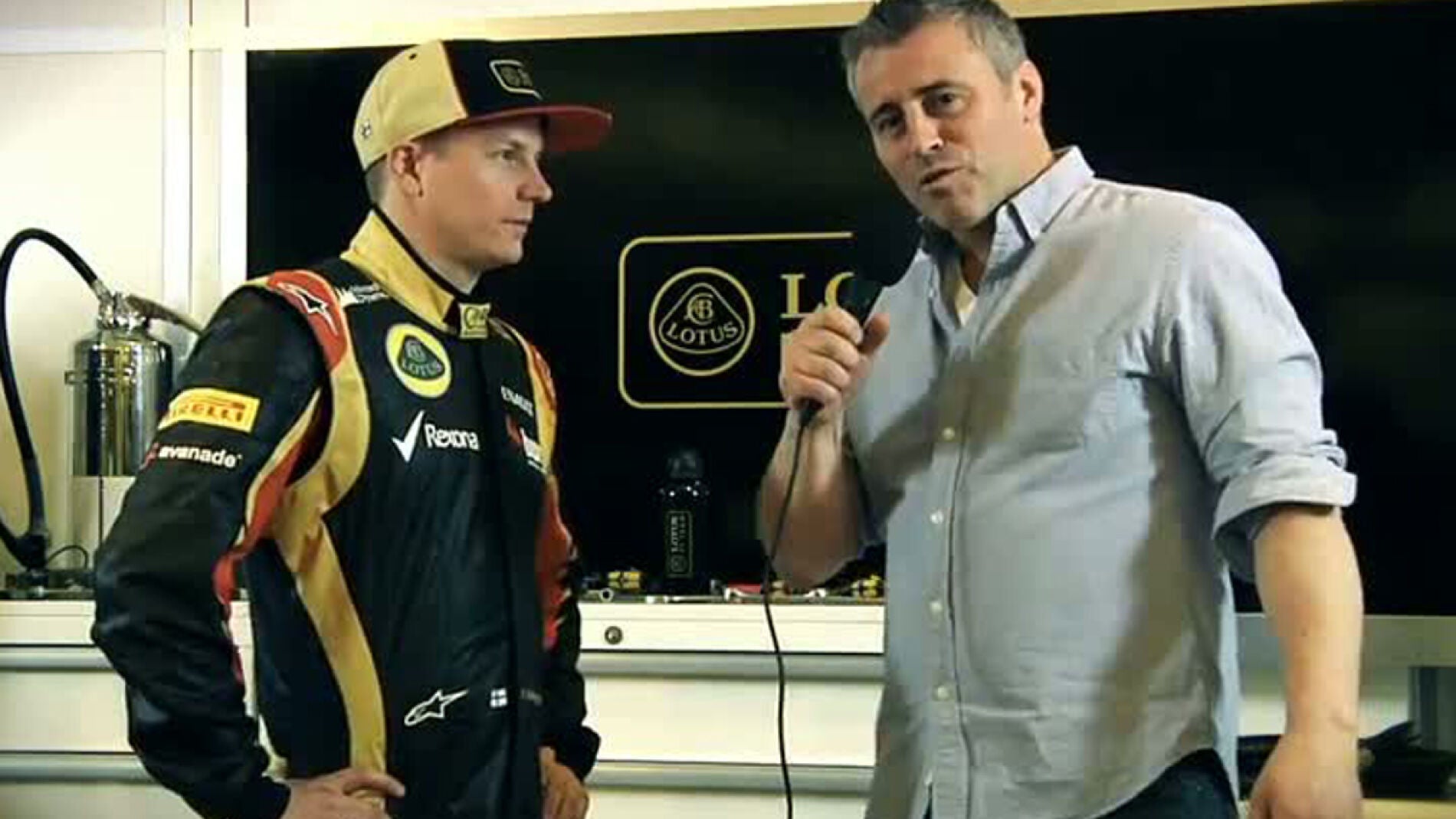 Raikkonen anuncia el E21 con sentido del humor