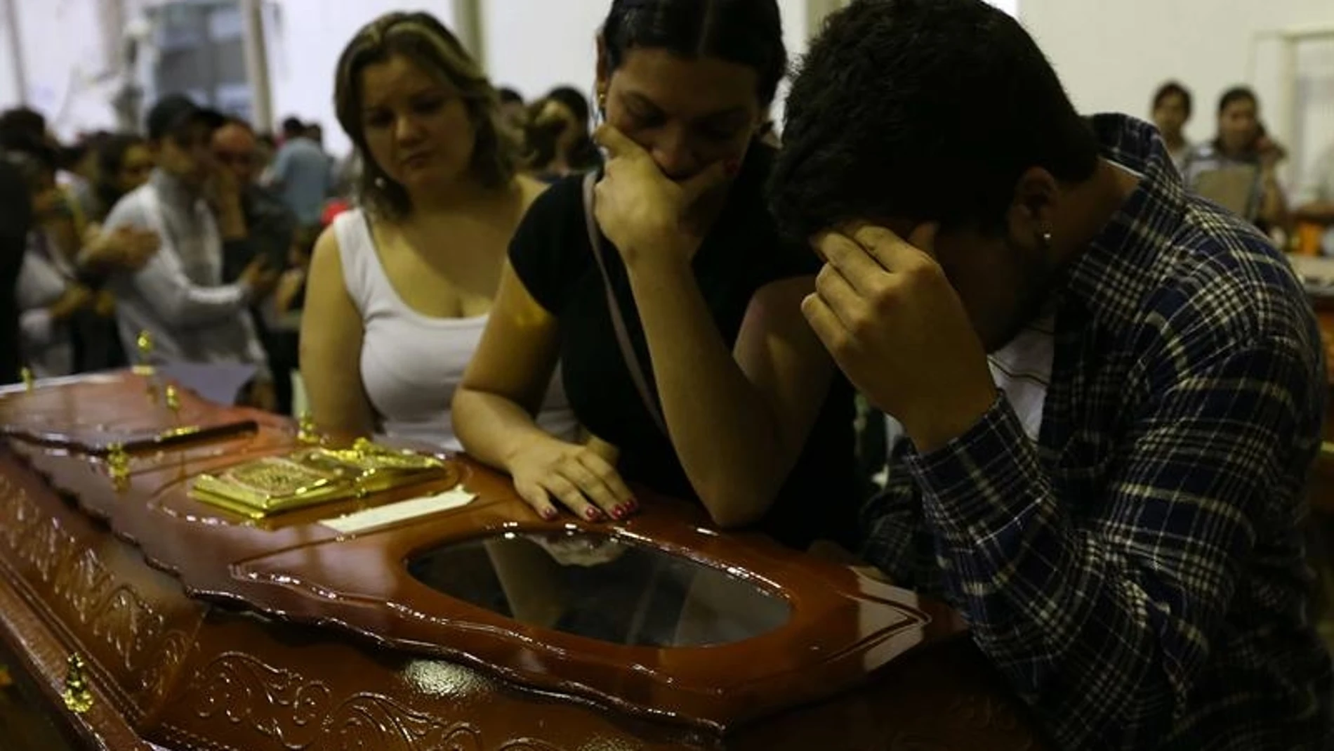 Brasil estremecida tras el incendio de una discoteca Brasil estremecida tras el incendio de una discoteca
