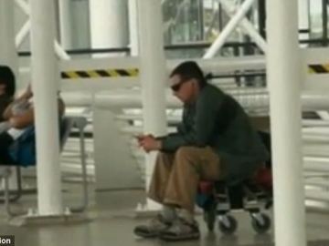 Rodrigo Ben Azul, en el aeropuerto chileno