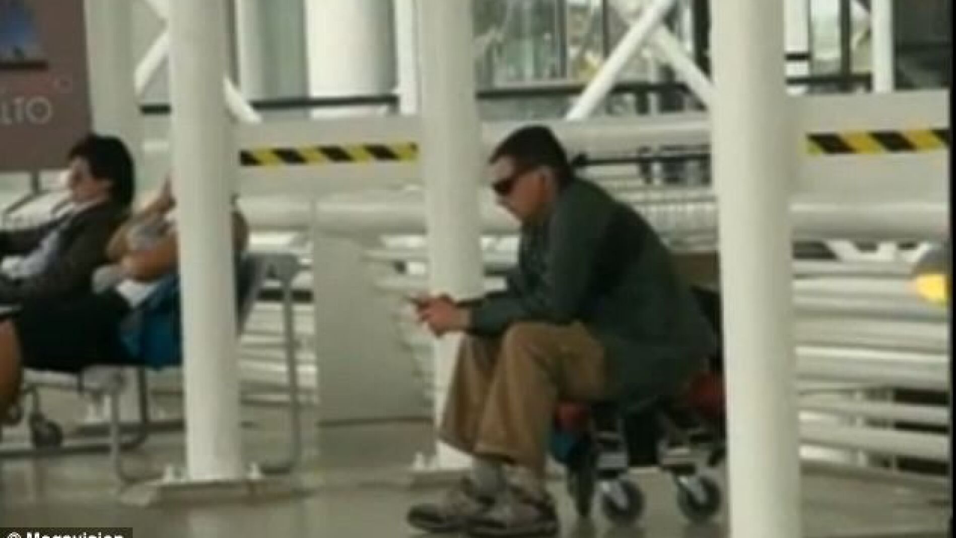 Rodrigo Ben Azul, en el aeropuerto chileno