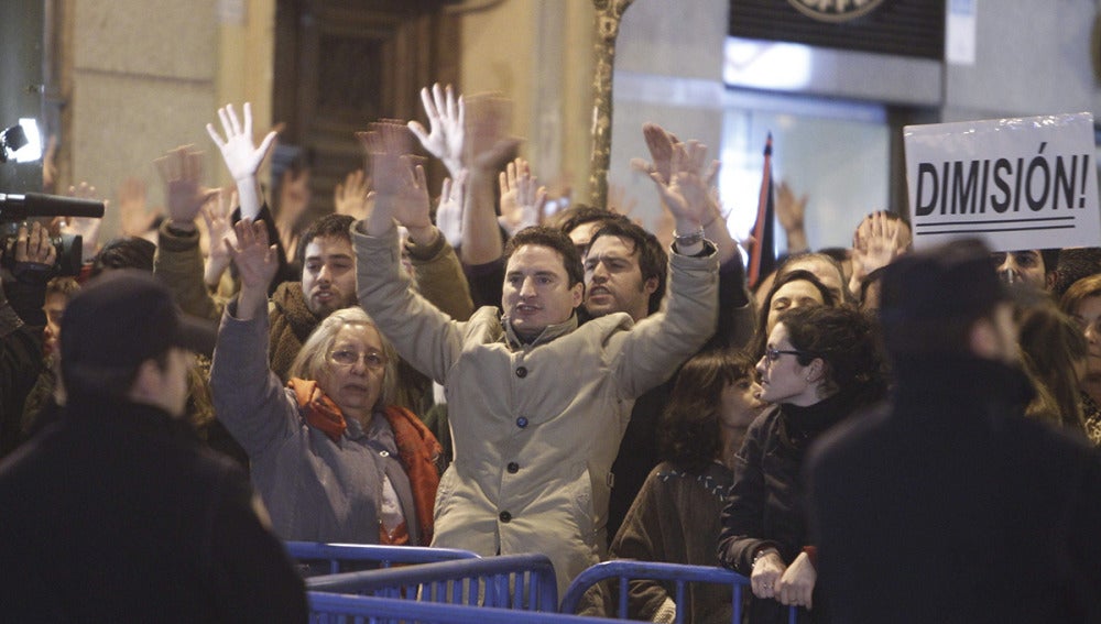 Cientos de manifestantes protestan contra la corrupción en Génova