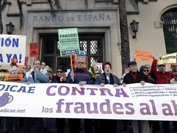 Los afectados por la preferentes salen de nuevo a la calle Los afectados por la preferentes salen de nuevo a la calle
