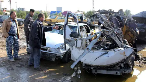 Atentado suicida y con coche bomba en Irak Atentado suicida y con coche bomba en Irak