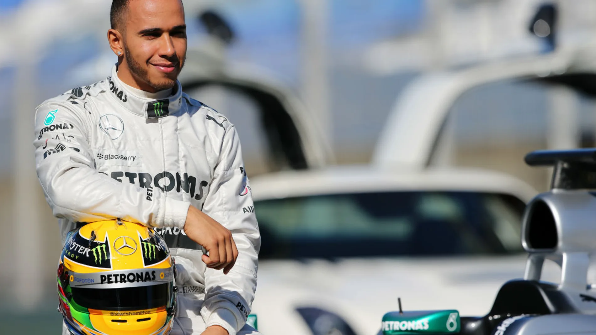 Hamilton con el mono de Mercedes