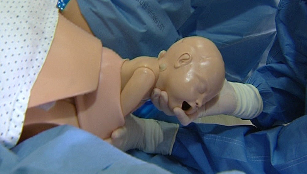 Médicos del Gregorio Marañón practican un parto