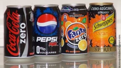 Los refrescos light ayudan a perder peso más que beber sólo agua