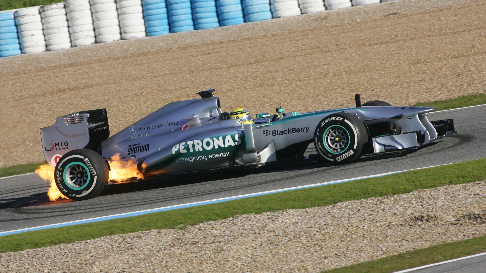 El W04 de Rosberg, en apuros