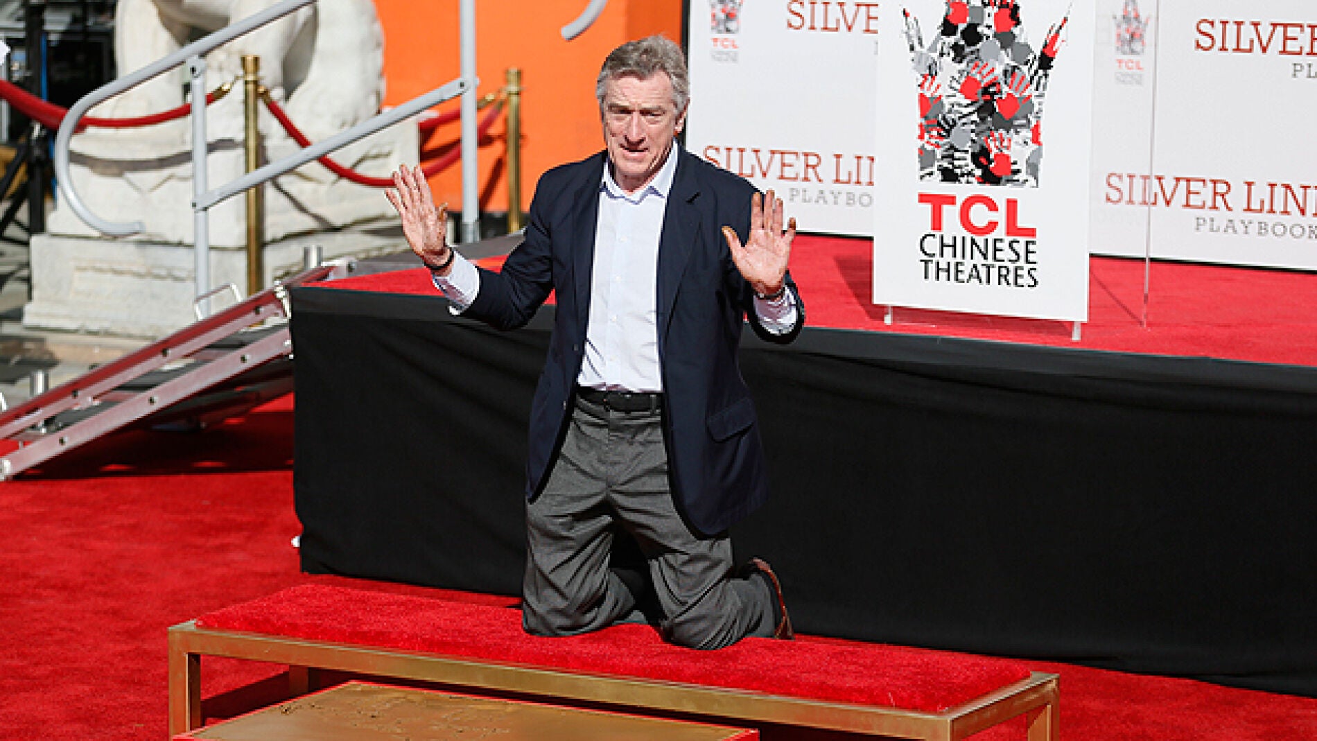 Robert de Niro deja sus huellas en el Teatro Chino