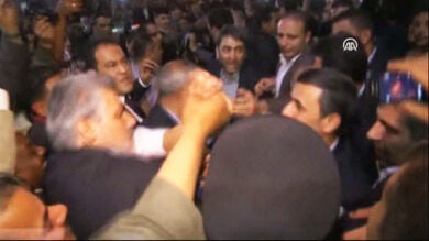 'Zapatazos' a Ahmadineyad en Egipto