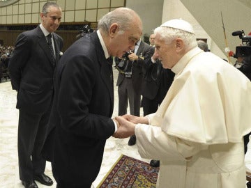 El Papa saluda a Fernández Díaz El Papa saluda a Fernández Díaz