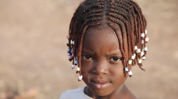 Imagen de archivo de una niña africana.