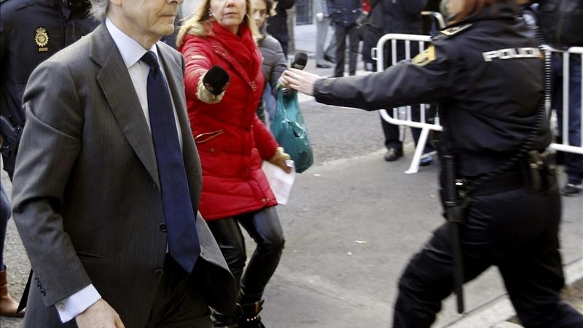 El exdiputado del PP Jorge Trías a su llegada esta mañana a la sede de la Fiscalía Anticorrupción. El exdiputado del PP Jorge Trías a su llegada esta mañana a la sede de la Fiscalía Anticorrupción.