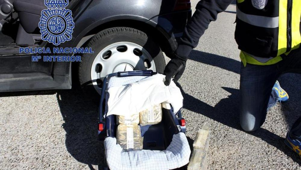10 kilos de hachís ocultos en una silla