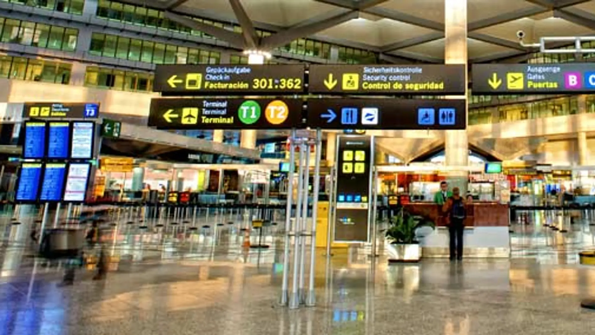 Terminal de un aeropuerto Terminal de un aeropuerto