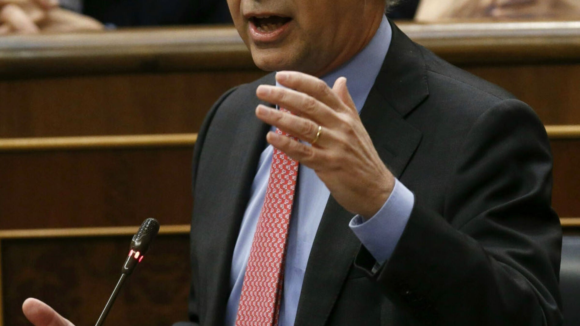 Crist&oacute;bal Montoro, ministro de Hacienda