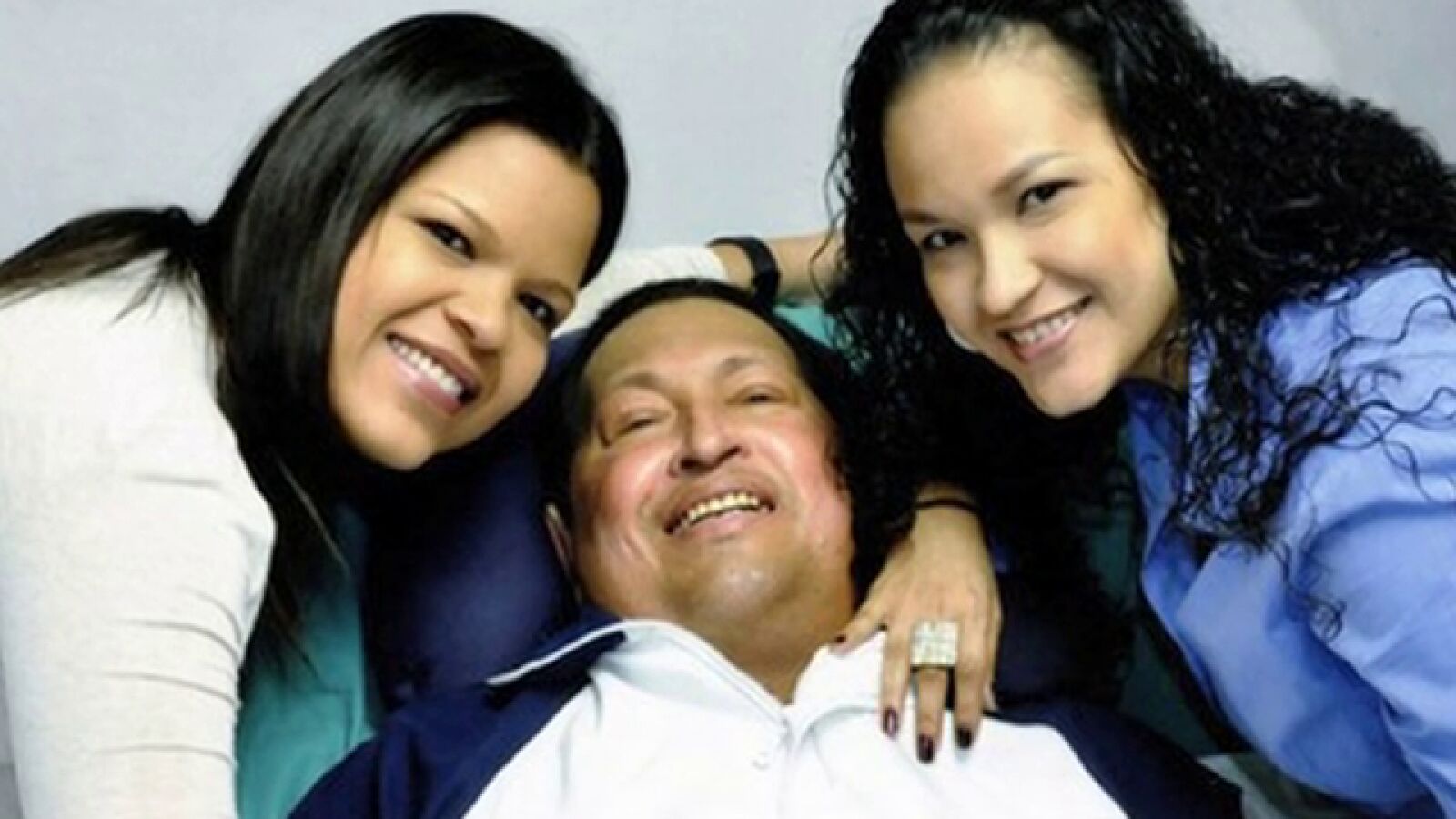 Venezuela difunde nuevas fotos de Hugo Chávez en su recuperación