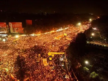Más de 50.000 personas en la manifestación de Bangladesh Más de 50.000 personas en la manifestación de Bangladesh