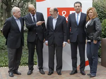 Foto de familia de la conferencia 'Ganarse Europa' Foto de familia de la conferencia 'Ganarse Europa'