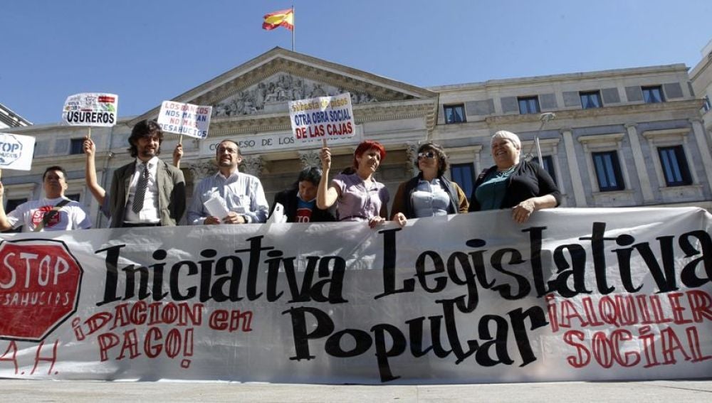 Seis mil personas reclaman en Sevilla la paralización de los desahucios