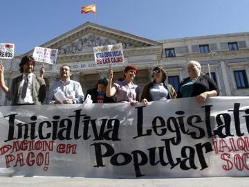 Seis mil personas reclaman en Sevilla la paralización de los desahucios Seis mil personas reclaman en Sevilla la paralización de los desahucios