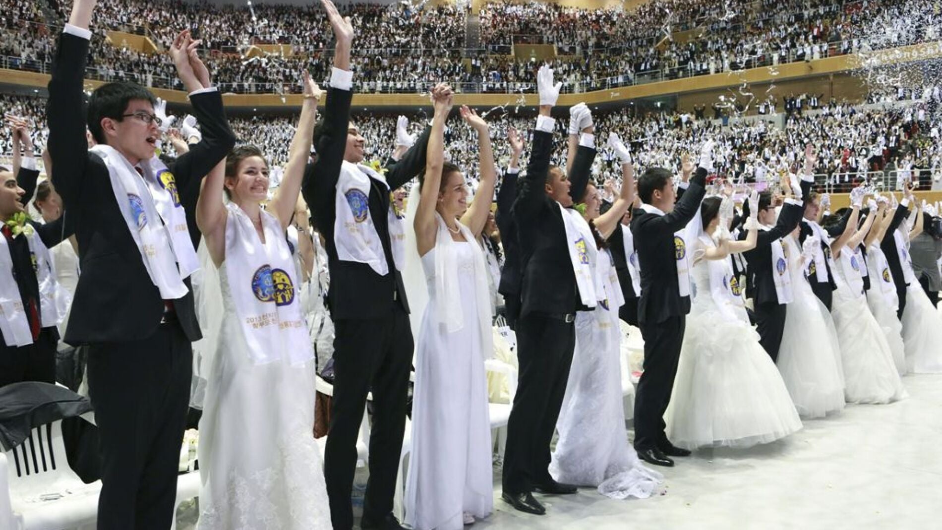 Boda masiva en la que contrajeron matrimonio unas 1.000 parejas de diversas nacionalidades