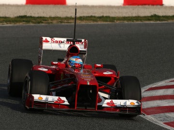 Alonso rodando en Montmeló