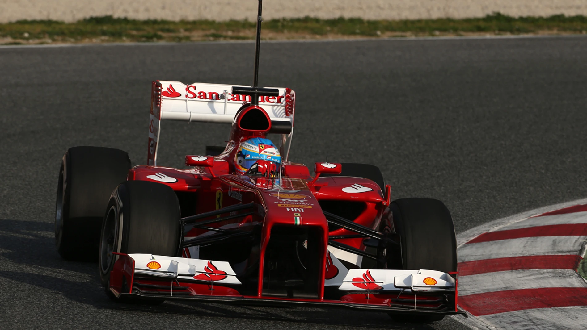 Alonso rodando en Montmeló