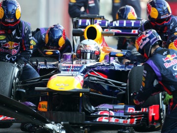 Vettel manda con los blandos en la segunda mañana de Montmeló