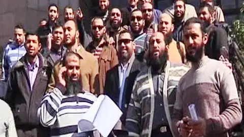 Agentes egipcios reclaman su derecho a lucir barba Agentes egipcios reclaman su derecho a lucir barba