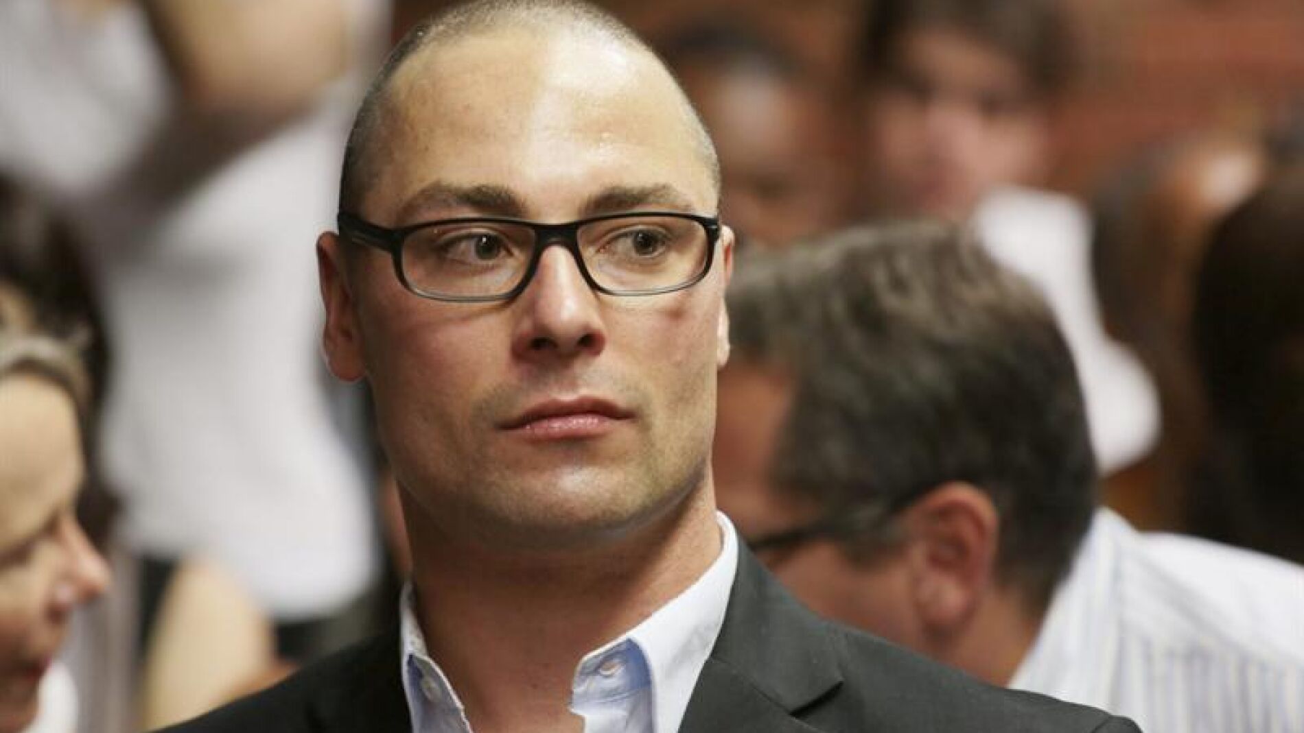 El hermano de Oscar Pistorius, Carl, durante la vista previa por el asesinato de Reeva Steenkamp