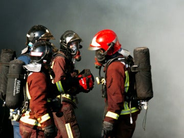 Efectivos del Cuerpo de bomberos Efectivos del Cuerpo de bomberos