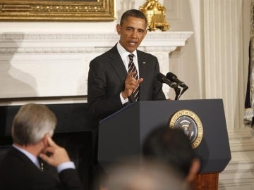 Barack Obama pronuncia un discurso en el que apuesta por evitar recortes drásticos.