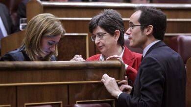 Chacón opta por no votar y evidencia la distancia entre PSC y PSOE