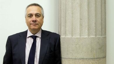 Una mujer de unos 50 años agrede a Pere Navarro durante una comunión en Terrasa