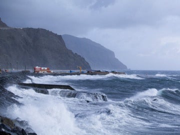 Las fuertes rachas de viento azotan Canarias