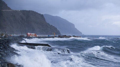 Las fuertes rachas de viento azotan Canarias