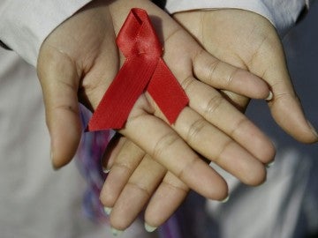 Lazo rojo, símbolo de la lucha contra el VIH.