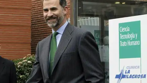 El Príncipe Felipe a la salida del Hospital La Milagrosa El Príncipe Felipe a la salida del Hospital La Milagrosa