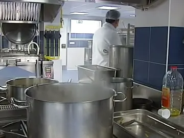 Pacientes y trabajadores denuncian la deficiente calidad de la comida del Complejo hospitalario de Navarra Pacientes y trabajadores denuncian la deficiente calidad de la comida del Complejo hospitalario de Navarra