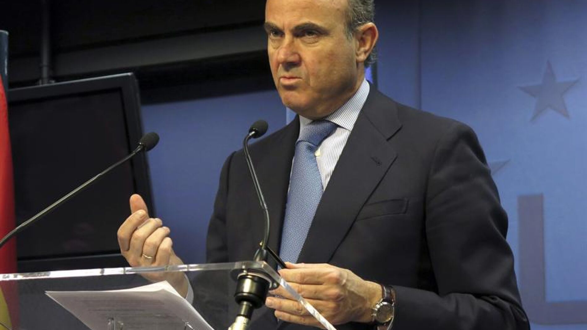 Luis De Guindos despu&eacute;s de la reuni&oacute;n del Ecofin