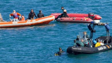 Localizan a los dos jóvenes arrastrados por una ola en Mallorca