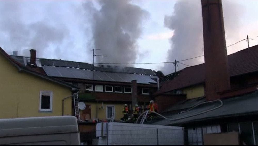 Un incendio en una fábrica de Stuttgart. 