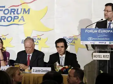 Mariano Rajoy, en un foro protagonizado por María Dolores de Cospedal Mariano Rajoy, en un foro protagonizado por María Dolores de Cospedal