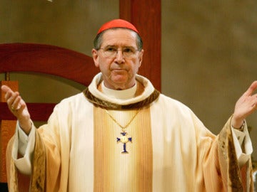 El cardenal Roger Mahony